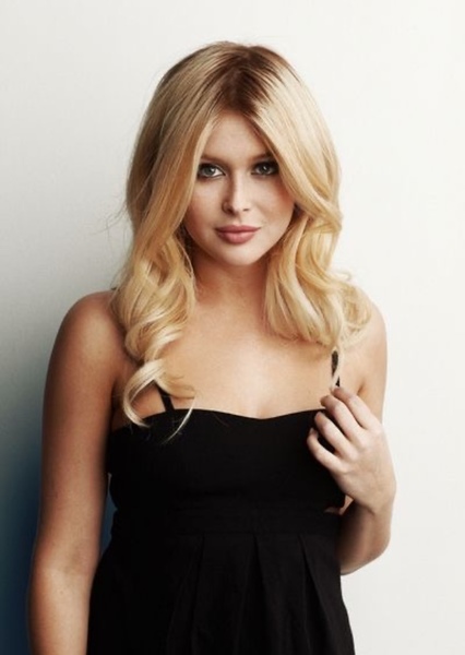 Renee Olstead photo