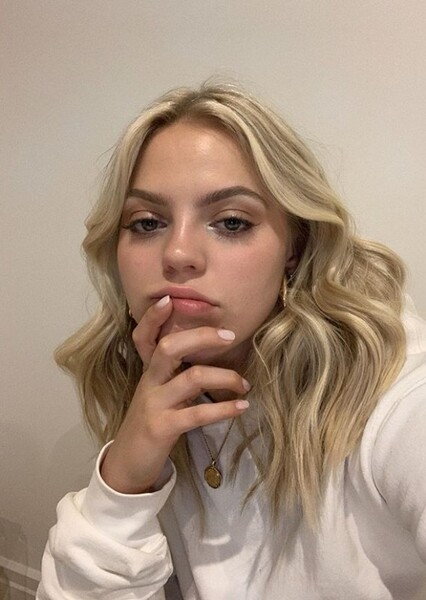 Reneé Rapp photo