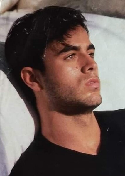 Rex Halliwell (Enrique Iglesias) photo