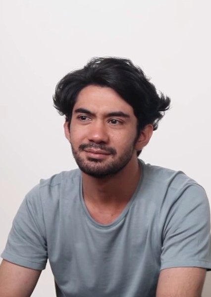 Reza Rahadian photo
