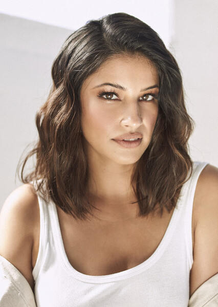 Richa Moorjani photo