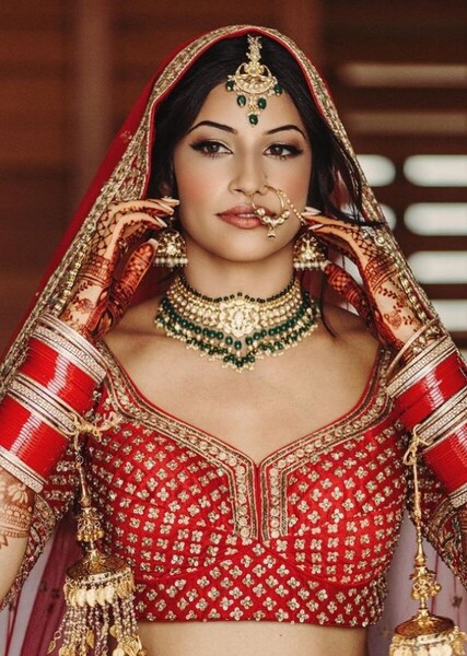 Richa Moorjani photo