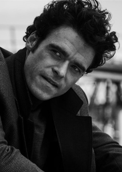 Richard Madden photo