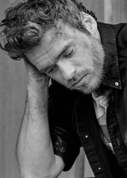 Richard Madden photo