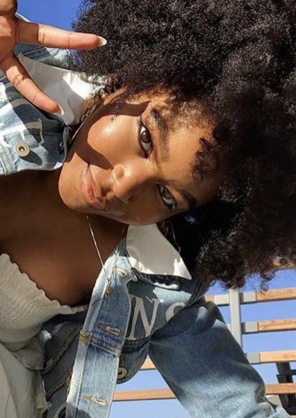 Riele Downs photo