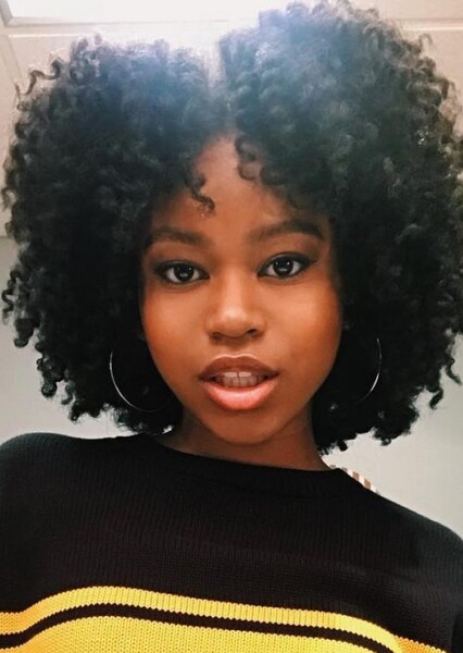 Riele Downs photo