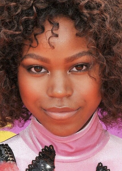 Riele Downs photo