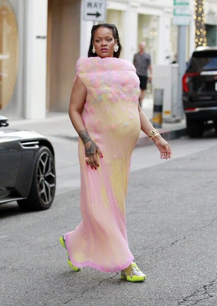 Rihanna photo