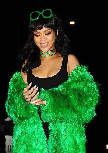 Rihanna photo