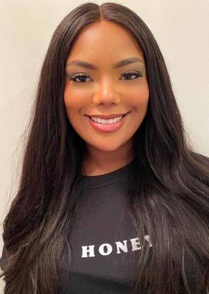 Riley Burruss photo
