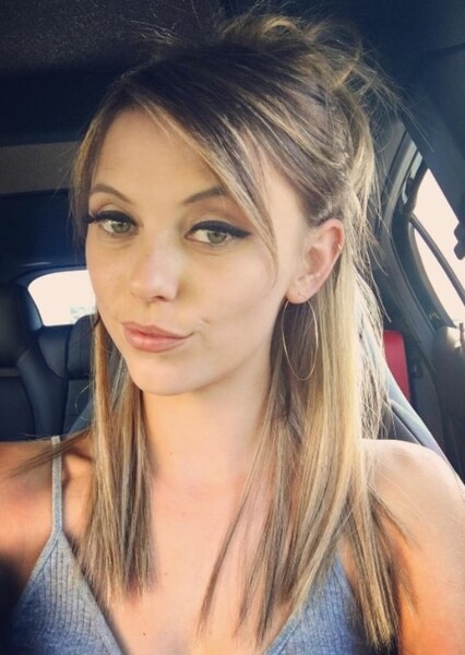 Riley Voelkel photo