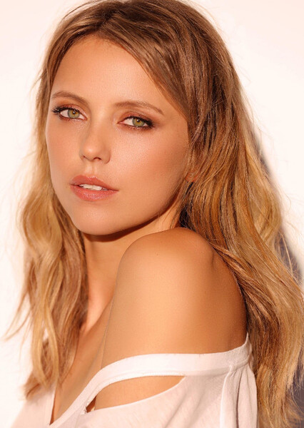Riley Voelkel photo
