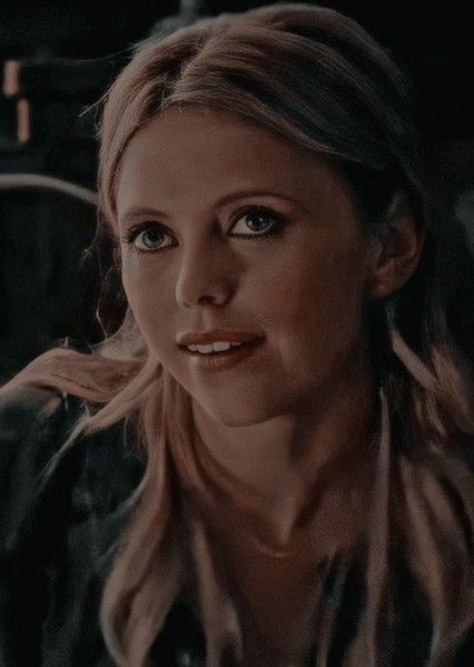 Riley Voelkel photo