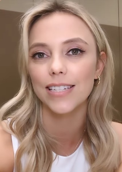 Riley Voelkel photo