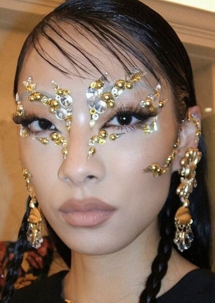 Rina Sawayama photo