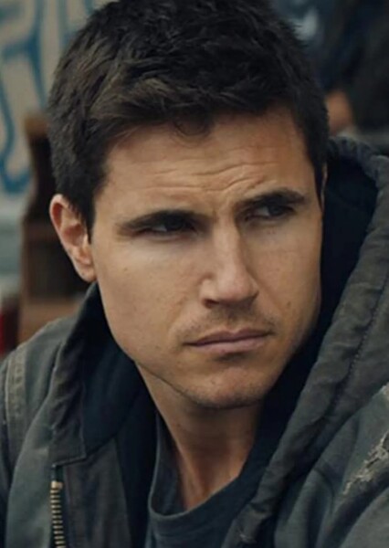 Robbie Amell
