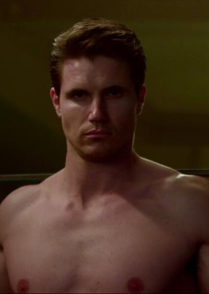 Robbie Amell