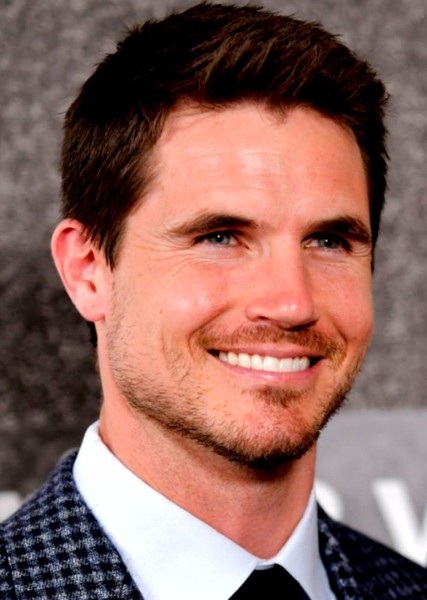 Robbie Amell photo
