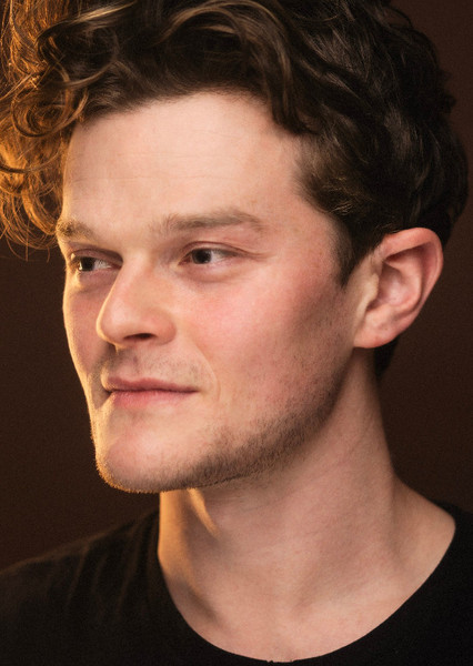 Robert Aramayo photo