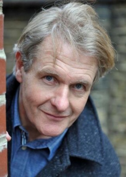 Robert Bathurst photo