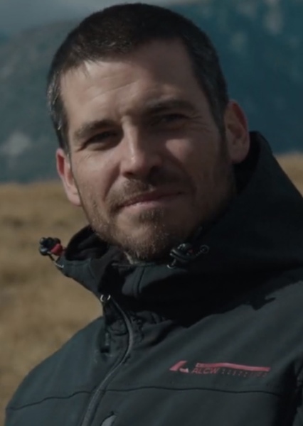 Robert James-Collier