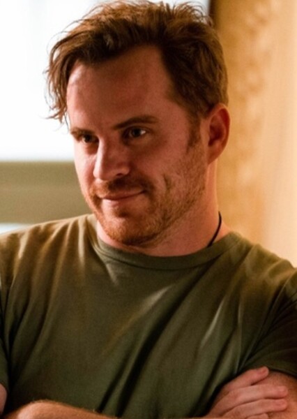 Robert Kazinsky photo