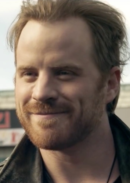 Robert Kazinsky