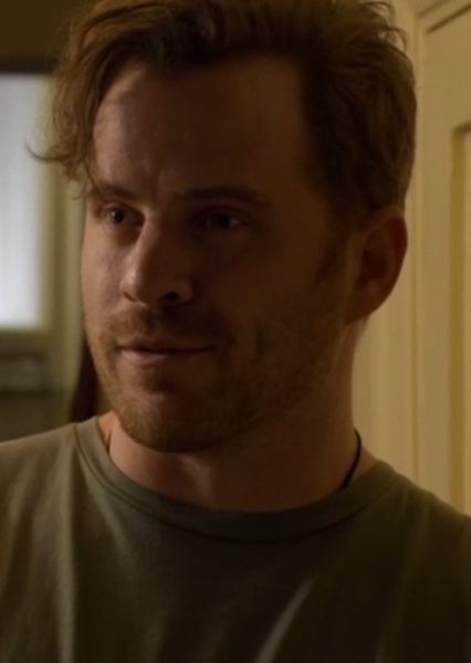 Robert Kazinsky