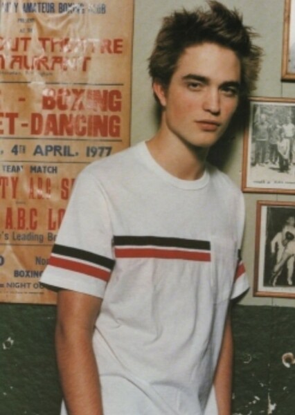 Robert Pattinson photo