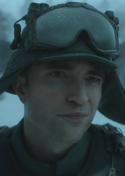 Robert Pattinson photo