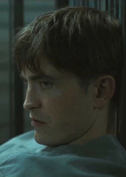 Robert Pattinson photo