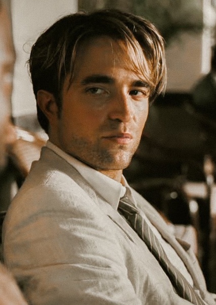Robert Pattinson photo