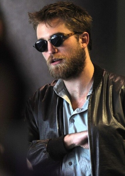Robert Pattinson photo