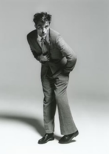 Robert Pattinson photo