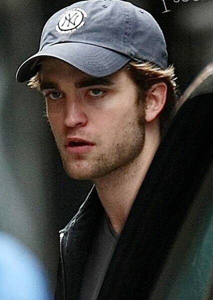 Robert Pattinson photo