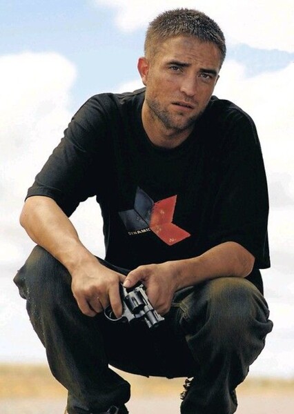 Robert Pattinson photo
