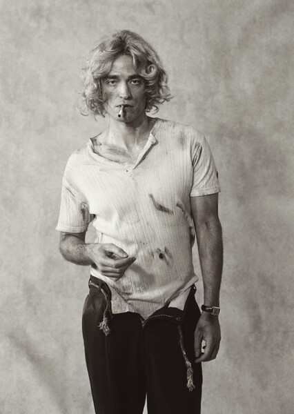 Robert Pattinson photo