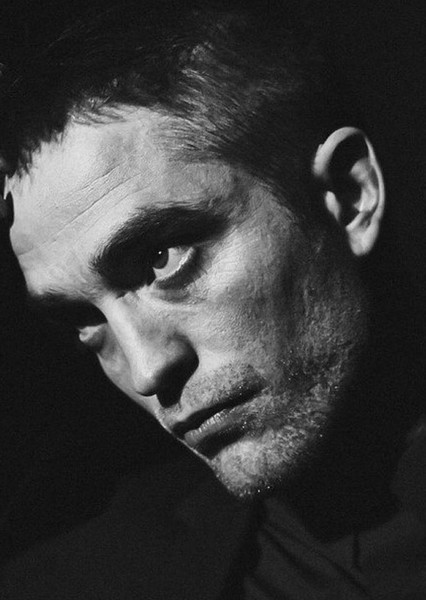 Robert Pattinson photo