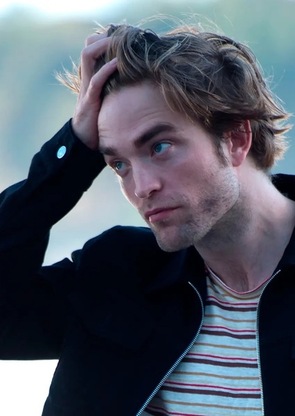 Robert Pattinson photo