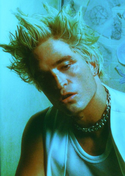 Robert Pattinson photo