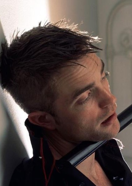 Robert Pattinson photo