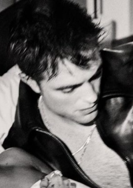 Robert Pattinson photo