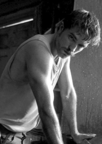 Robert Pattinson photo
