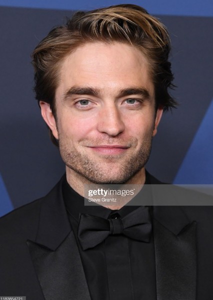 Robert Pattinson photo