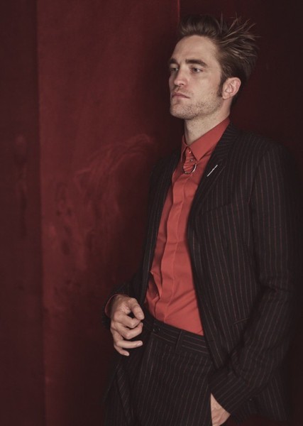 Robert Pattinson photo