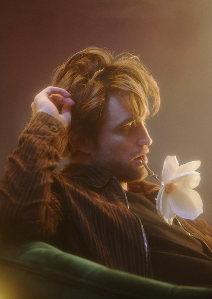 Robert Pattinson photo