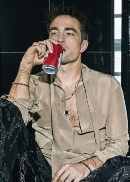 Robert Pattinson photo