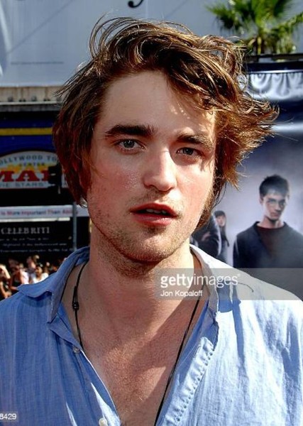 Robert Pattinson photo