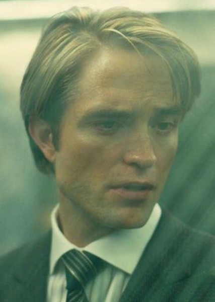 Robert Pattinson photo
