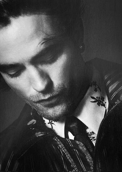 Robert Pattinson photo